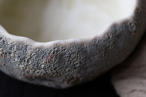 Precious metal - Small Porcelain hand-pinched bowl