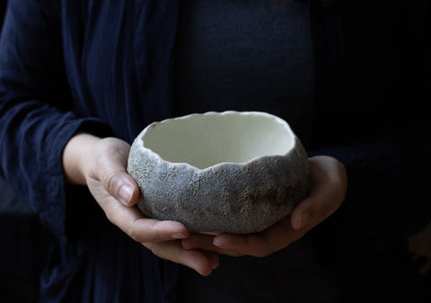 Precious metal - Small Porcelain hand-pinched bowl