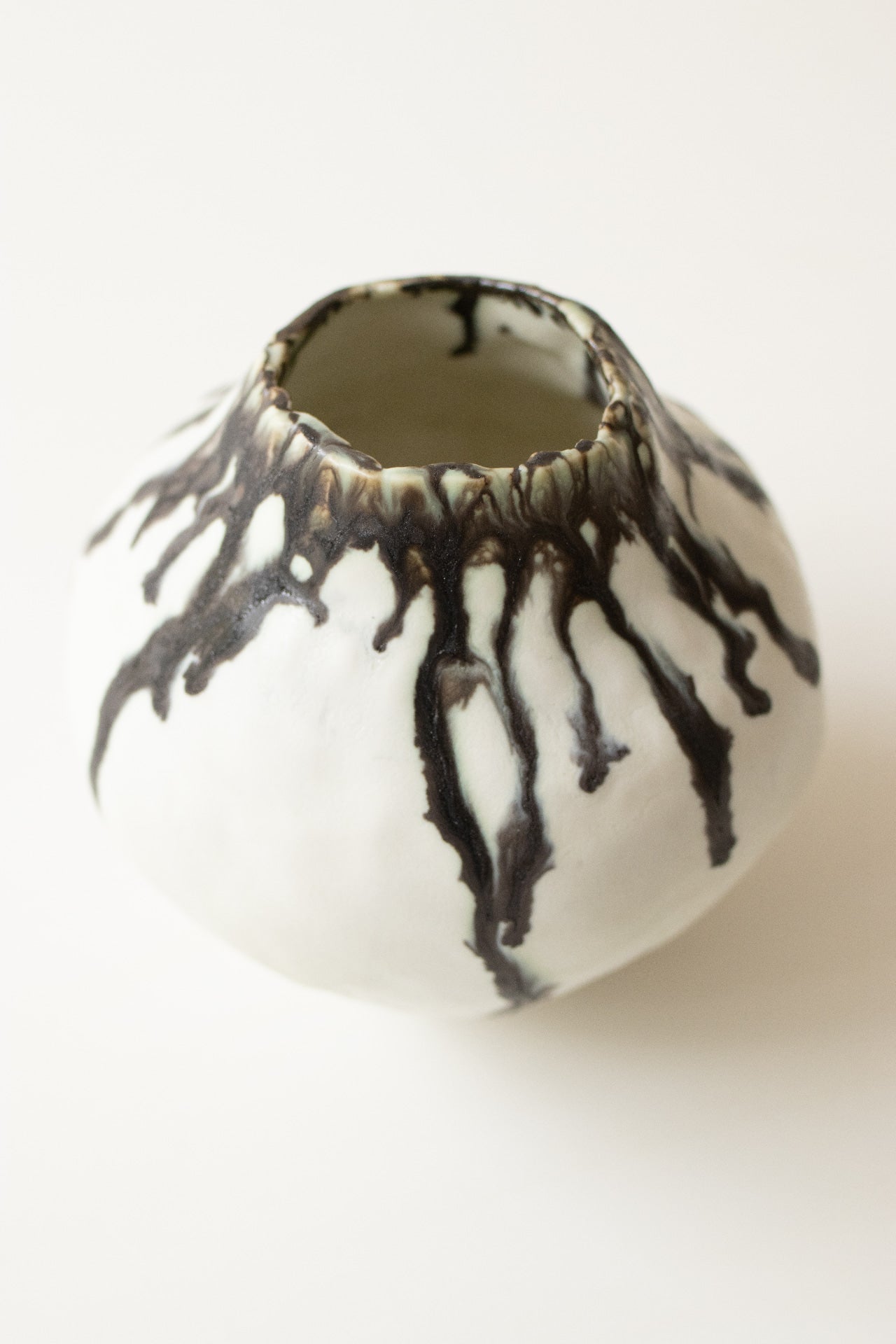 274 moons / 274 vases