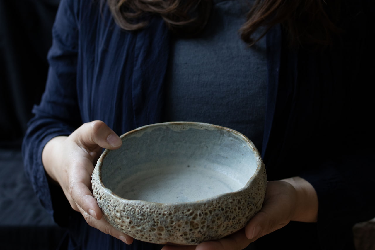 Half the moon - Wide hand-pinched bowl