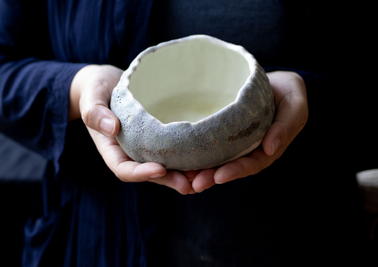 Titanium - Small Porcelain hand-pinched bowl